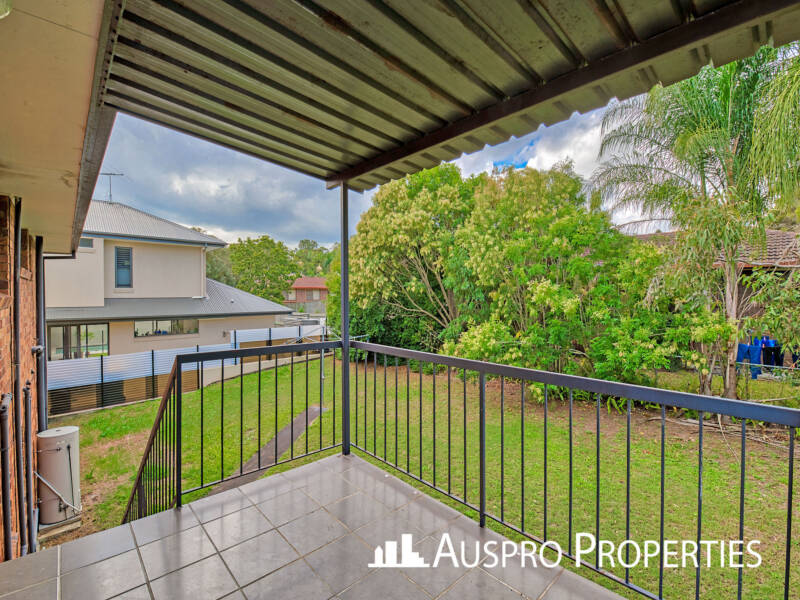 14 Estoril, Robertson, QLD 4109 Australia