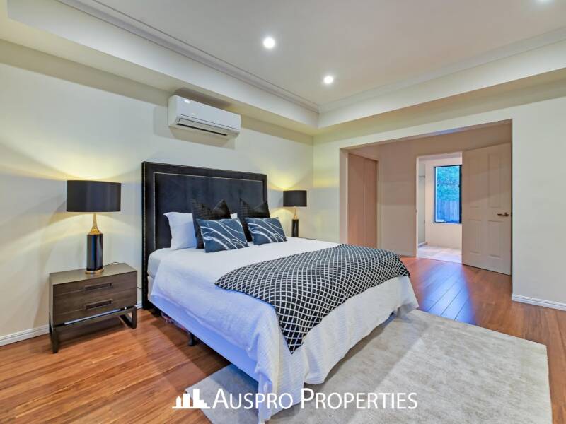79 White Cedar Cct, Stretton, QLD 4116 Australia