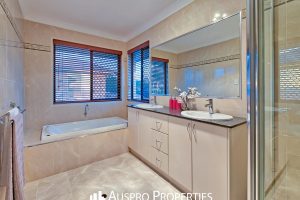 79 White Cedar Cct, Stretton, QLD 4116 Australia