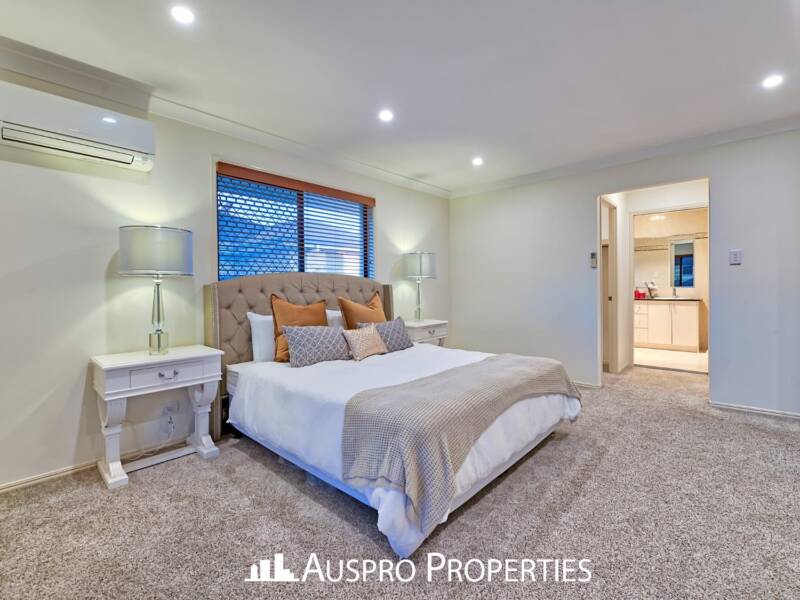 79 White Cedar Cct, Stretton, QLD 4116 Australia