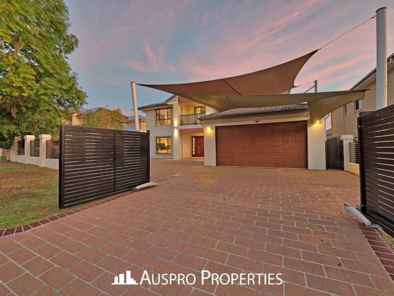 79 White Cedar Cct, Stretton, QLD 4116 Australia