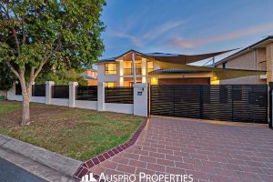 79 White Cedar Cct, Stretton, QLD 4116 Australia