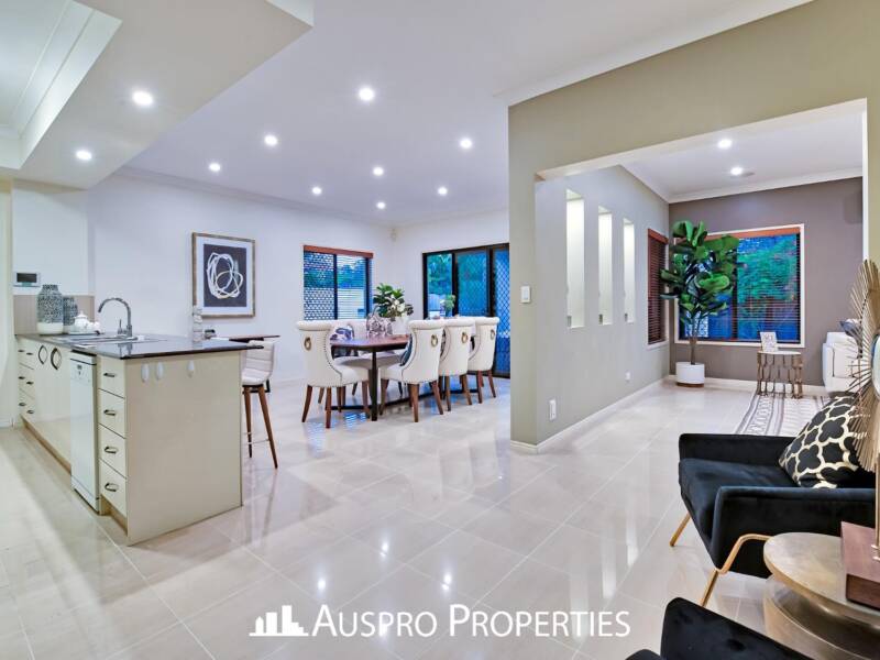 79 White Cedar Cct, Stretton, QLD 4116 Australia