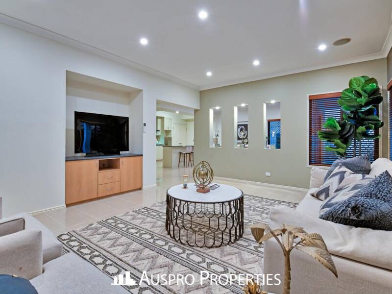 79 White Cedar Cct, Stretton, QLD 4116 Australia