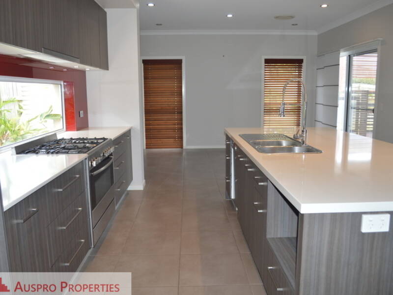 37 Parkgrove St, Birkdale, QLD 4159 Australia