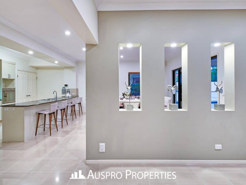 79 White Cedar Cct, Stretton, QLD 4116 Australia