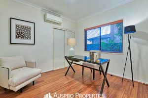 79 White Cedar Cct, Stretton, QLD 4116 Australia