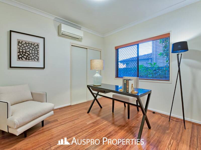 79 White Cedar Cct, Stretton, QLD 4116 Australia
