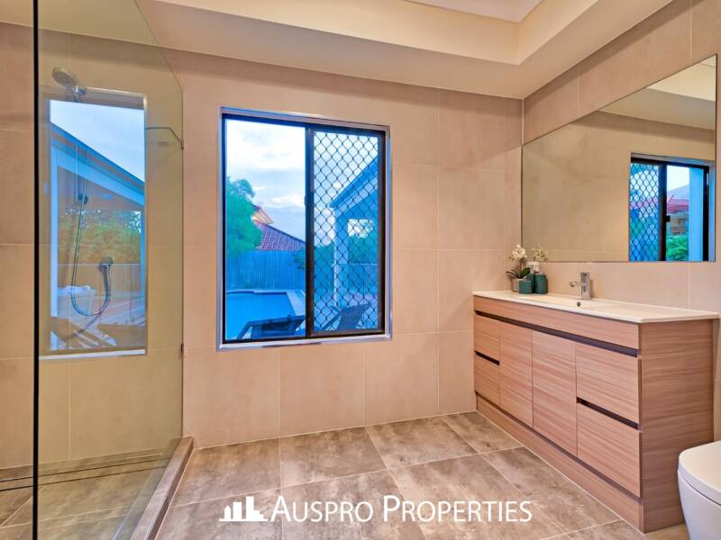 79 White Cedar Cct, Stretton, QLD 4116 Australia