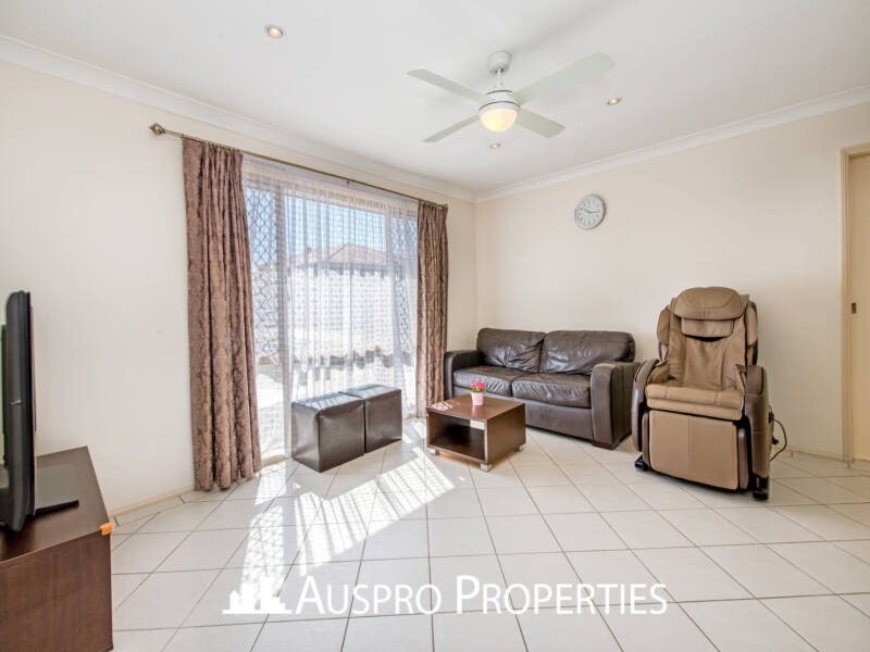 13 Lindstrom Court, Runcorn, QLD 4113 Australia