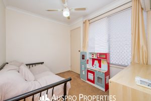 13 Lindstrom Court, Runcorn, QLD 4113 Australia