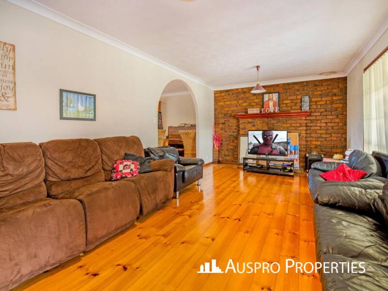 8 Folkes Close, Bellbird Park, QLD 4300 Australia
