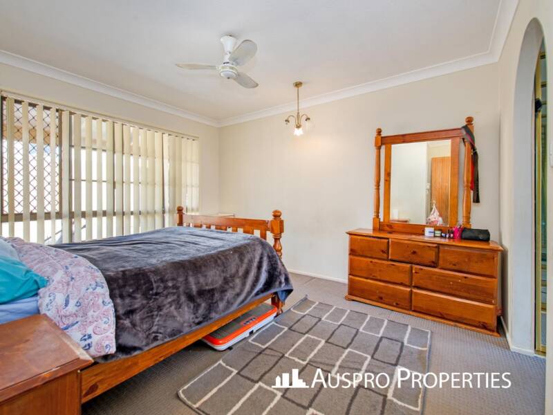 8 Folkes Close, Bellbird Park, QLD 4300 Australia