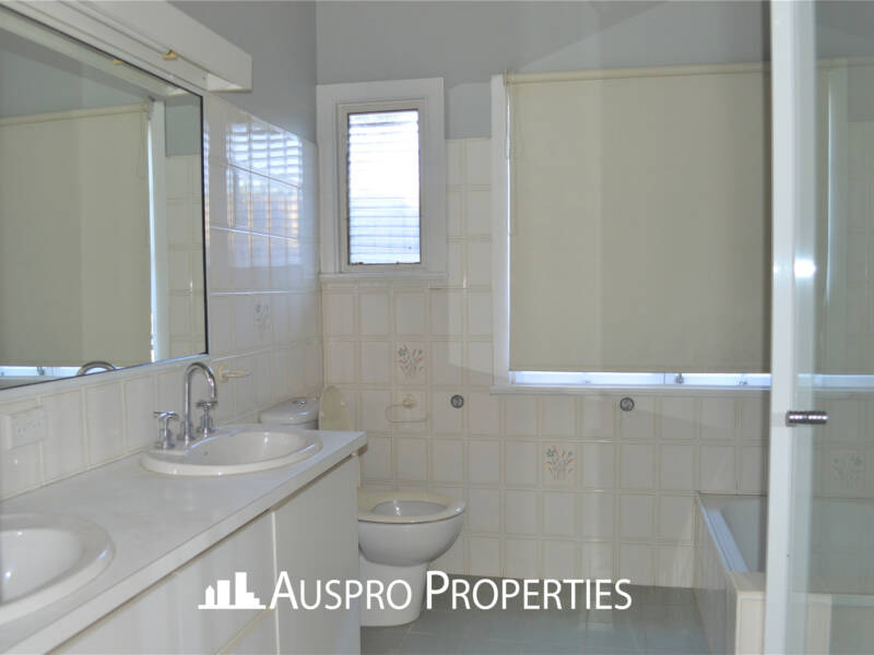 42 Lorinya St, Mansfield, QLD 4122 Australia