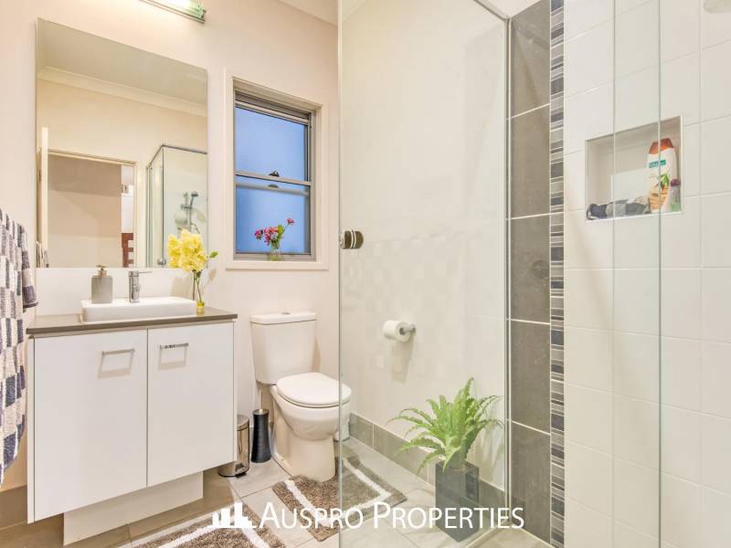 72 Hawthorn Circuit, Stretton, QLD 4116