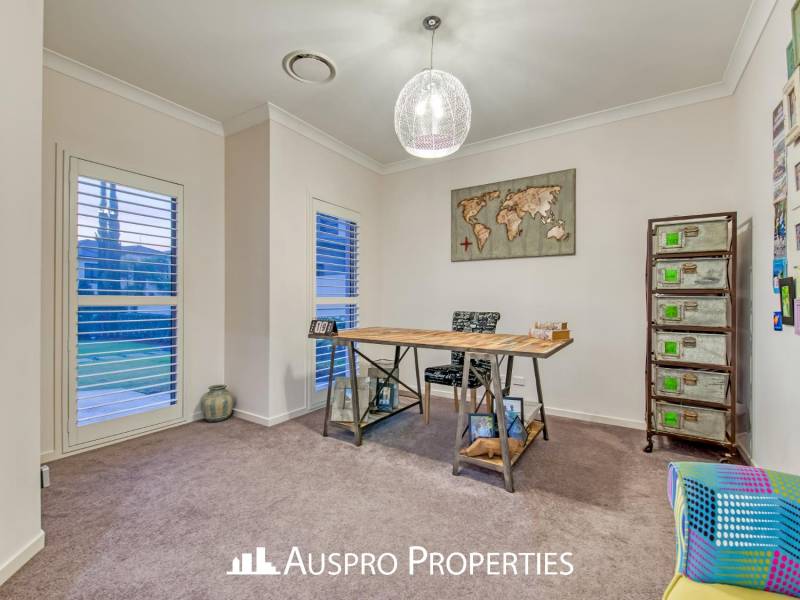 72 Hawthorn Circuit, Stretton, QLD 4116