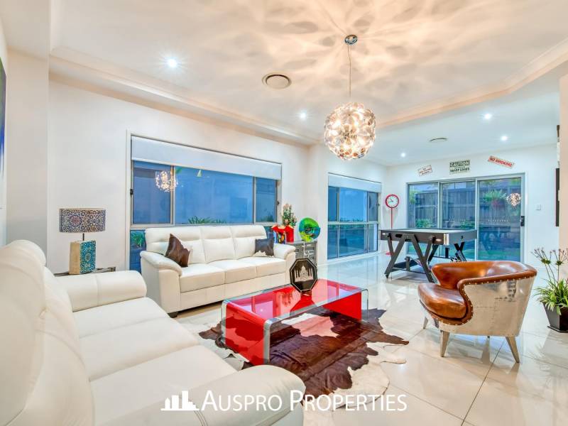 72 Hawthorn Circuit, Stretton, QLD 4116