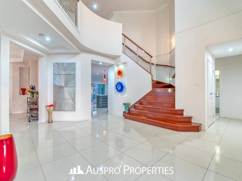 72 Hawthorn Circuit, Stretton, QLD 4116