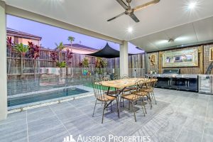 72 Hawthorn Circuit, Stretton, QLD 4116