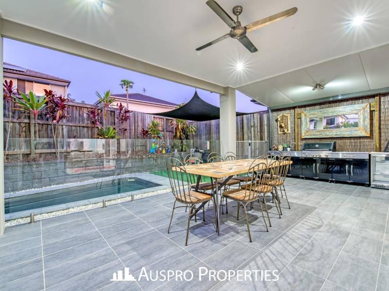 72 Hawthorn Circuit, Stretton, QLD 4116