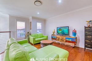 72 Hawthorn Circuit, Stretton, QLD 4116