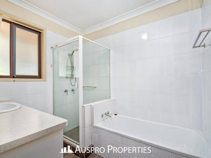 50 Greenmeadow Rd, Mansfield, QLD 4122 Australia