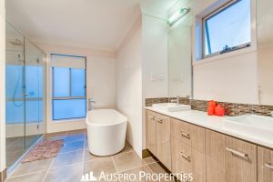 72 Hawthorn Circuit, Stretton, QLD 4116