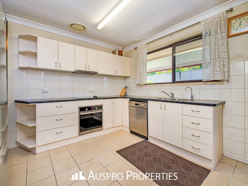 50 Greenmeadow Rd, Mansfield, QLD 4122 Australia