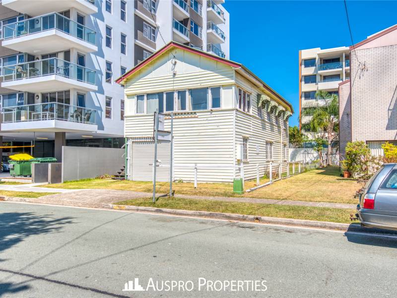 12 Norman St, Southport, QLD 4215 Austrlia