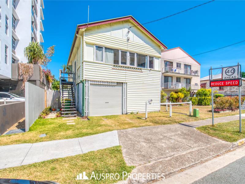 12 Norman St, Southport, QLD 4215 Austrlia