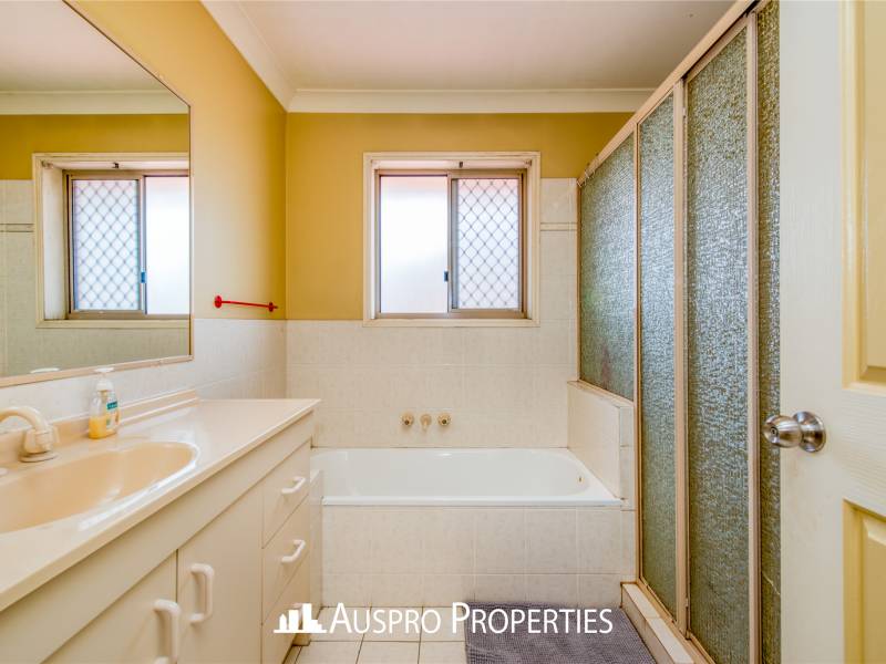 33 Chanel Crescent, Eight Mile Plains , QLD 4113 Australia
