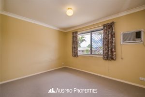 33 Chanel Crescent, Eight Mile Plains , QLD 4113 Australia
