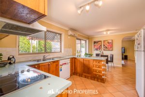 33 Chanel Crescent, Eight Mile Plains , QLD 4113 Australia