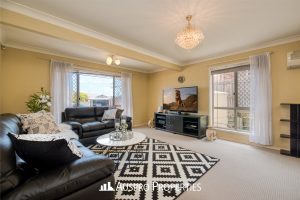 33 Chanel Crescent, Eight Mile Plains , QLD 4113 Australia