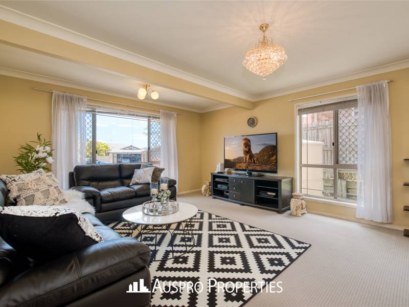 33 Chanel Crescent, Eight Mile Plains , QLD 4113 Australia