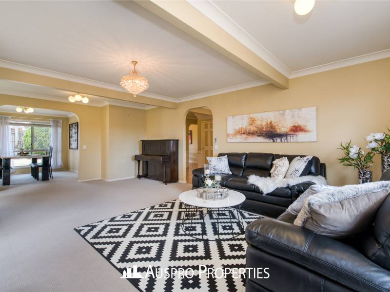 33 Chanel Crescent, Eight Mile Plains , QLD 4113 Australia