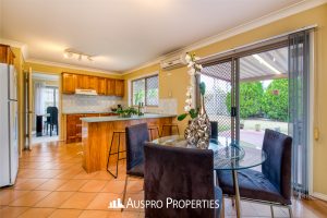 33 Chanel Crescent, Eight Mile Plains , QLD 4113 Australia