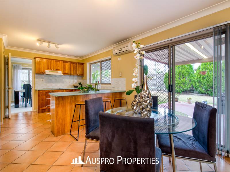 33 Chanel Crescent, Eight Mile Plains , QLD 4113 Australia