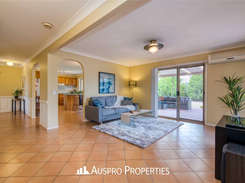 33 Chanel Crescent, Eight Mile Plains , QLD 4113 Australia