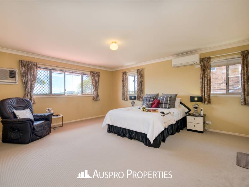 33 Chanel Crescent, Eight Mile Plains , QLD 4113 Australia