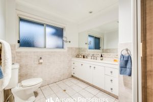 11 Cassia Place, Stretton, QLD 4116 Australia