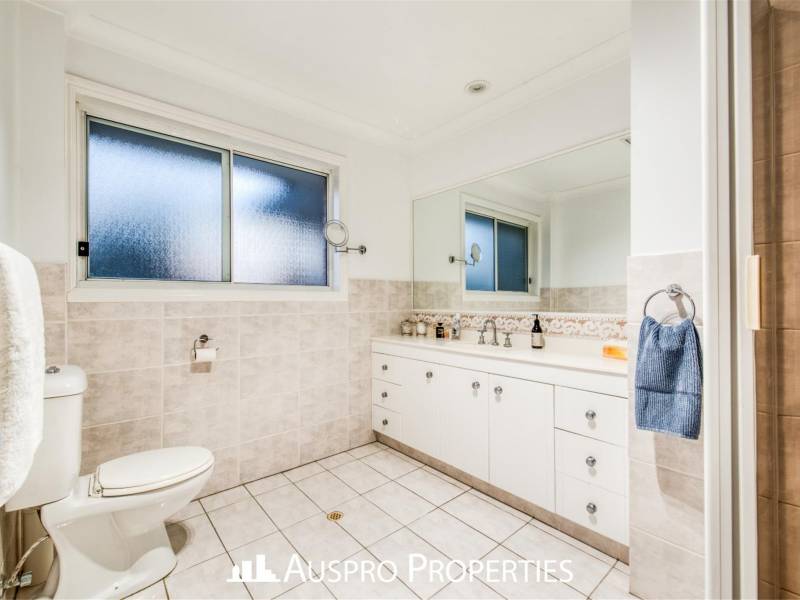 11 Cassia Place, Stretton, QLD 4116 Australia