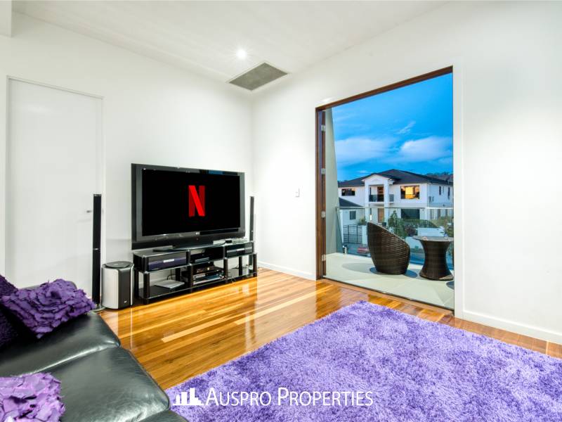 110 The Parkway, Stretton, QLD 4116 Australia