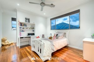 110 The Parkway, Stretton, QLD 4116 Australia