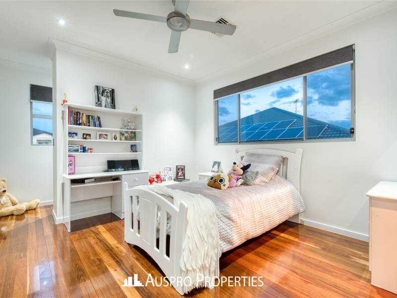 110 The Parkway, Stretton, QLD 4116 Australia