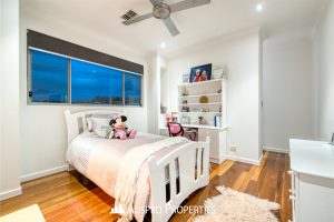 110 The Parkway, Stretton, QLD 4116 Australia