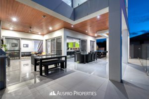 110 The Parkway, Stretton, QLD 4116 Australia