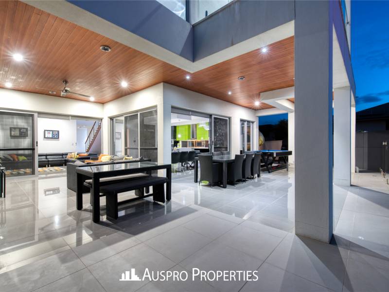 110 The Parkway, Stretton, QLD 4116 Australia