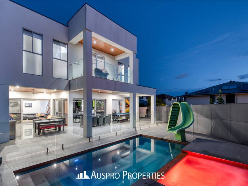 110 The Parkway, Stretton, QLD 4116 Australia