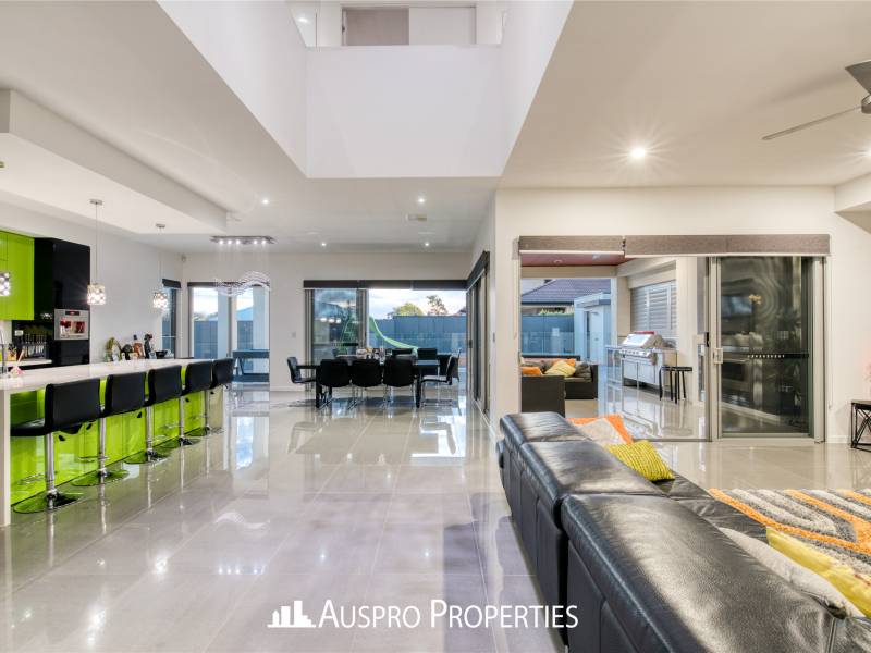 110 The Parkway, Stretton, QLD 4116 Australia